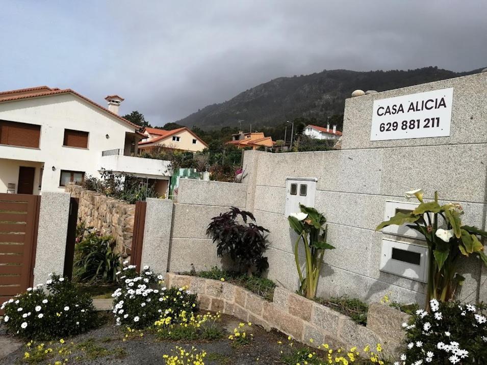 Rooms Peregrinos A Casa Alicia Rosal ภายนอก รูปภาพ